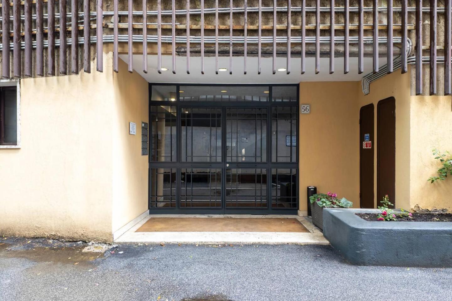 Raffaella Apartment Рим Екстер'єр фото