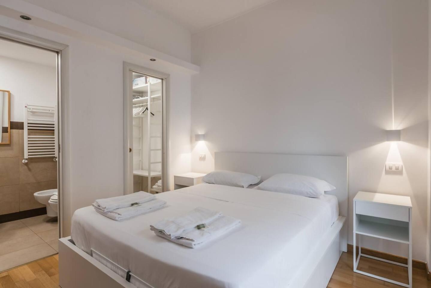 Raffaella Apartment Рим Екстер'єр фото